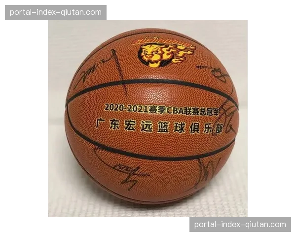 全英赛慈善活动，球员签名球拍拍卖款项捐赠儿童体育基金