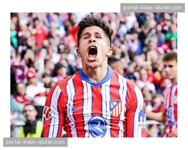 瞬间特写：马竞主帅西蒙尼在补时阶段进球被VAR取消后的怒吼