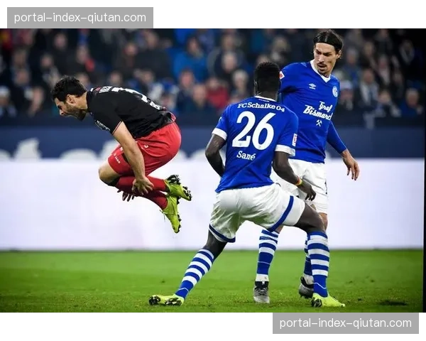 官方确认：沙尔克04中场核心屈桑斯因韧带损伤赛季报销