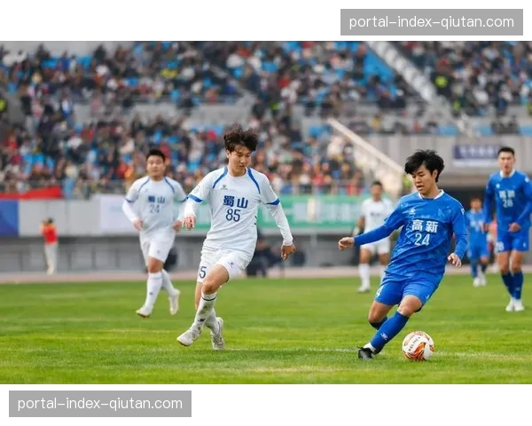 合超揭幕战现场:孙洋任意球破门制胜,蜀山队主场万名球迷沸腾 合超揭幕战现场:孙洋任意球破门制胜,蜀山队主场万名球迷沸腾